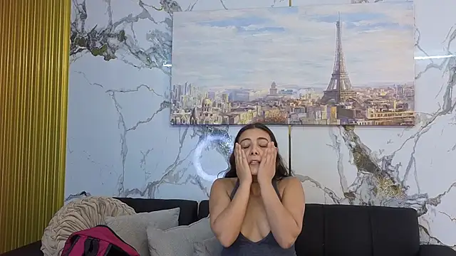 Sara Landry aws online show from October 13, 2025, 9:26 pm