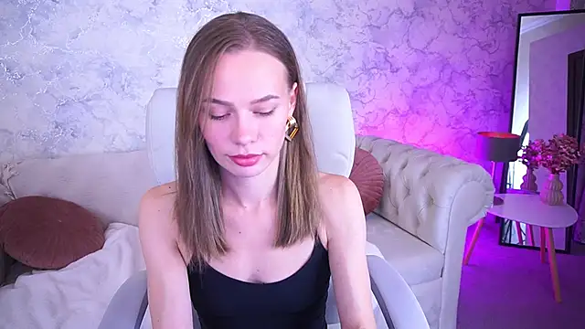 ShyySiren online show from October 16, 2025, 1:56 pm