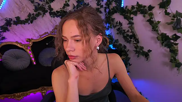 ShyySiren online show from October 19, 2025, 7:09 am