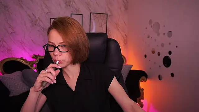 ShyySiren online show from May 3, 2026, 3:45 am