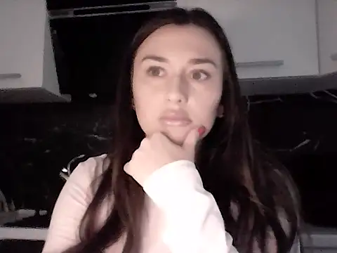 Lyverra online show from February 5, 2026, 1:38 pm