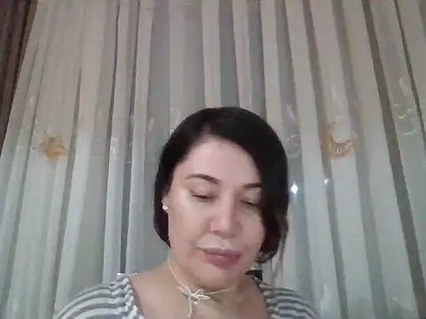 Snapshot of Lomivah chatting on February 7, 2026, 4:22 pm Lomivah online show from February 7, 2026, 4:22 pm