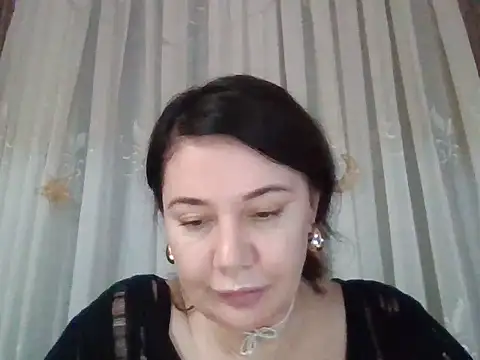 Snapshot of Lomivah chatting on February 11, 2026, 3:50 pm Lomivah online show from February 11, 2026, 3:50 pm