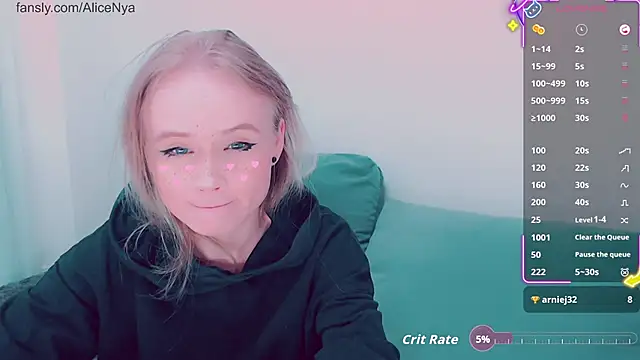 Snapshot of AliceNya_cute chatting on November 23, 2025, 3:39 am AliceNya cute online show from November 23, 2025, 3:39 am