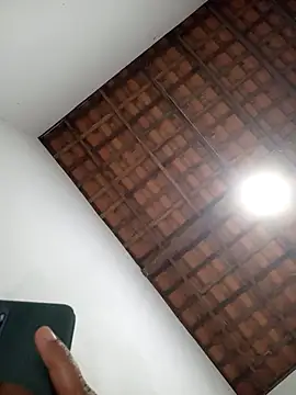 Snapshot of Milenvs chatting on October 16, 2025, 4:46 am Milenvs online show from October 16, 2025, 4:46 am