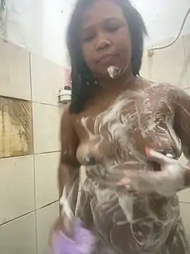 Snapshot of Milenvs chatting on February 17, 2026, 12:29 am Milenvs online show from February 17, 2026, 12:29 am