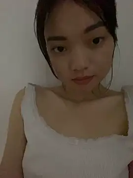 Snapshot of Bella_sexy98 chatting on October 24, 2025, 9:17 am Bella sexy98 online show from October 24, 2025, 9:17 am