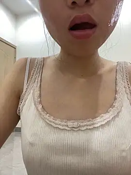 Snapshot of Bella_sexy98 chatting on October 29, 2025, 3:47 pm Bella sexy98 online show from October 29, 2025, 3:47 pm