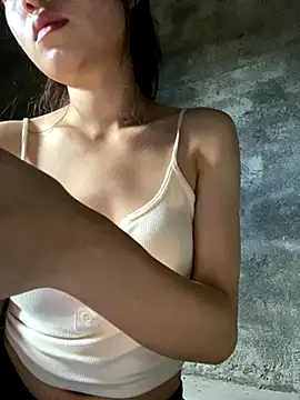 Snapshot of Bella_sexy98 chatting on November 12, 2025, 4:13 am Bella sexy98 online show from November 12, 2025, 4:13 am