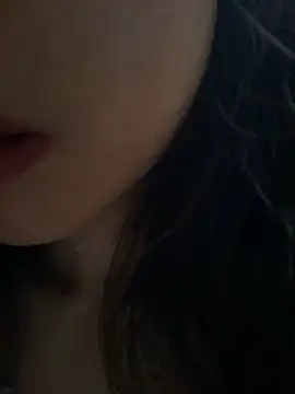 Snapshot of Bella_sexy98 chatting on November 14, 2025, 2:54 am Bella sexy98 online show from November 14, 2025, 2:54 am