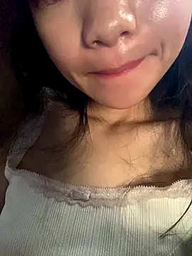 Snapshot of Bella_sexy98 chatting on November 15, 2025, 1:03 am Bella sexy98 online show from November 15, 2025, 1:03 am