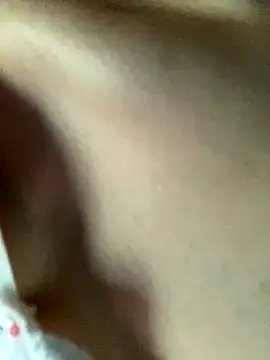 Snapshot of Bella_sexy98 chatting on November 25, 2025, 4:01 am Bella sexy98 online show from November 25, 2025, 4:01 am