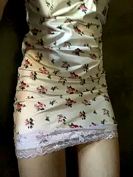 Snapshot of Bella_sexy98 chatting on November 29, 2025, 7:00 am Bella sexy98 online show from November 29, 2025, 7:00 am