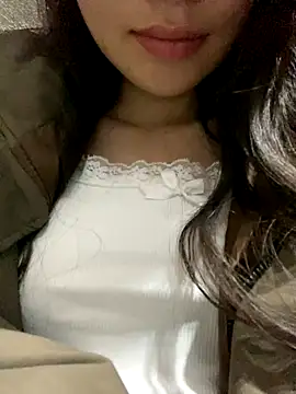 Snapshot of Bella_sexy98 chatting on December 14, 2025, 2:50 am Bella sexy98 online show from December 14, 2025, 2:50 am