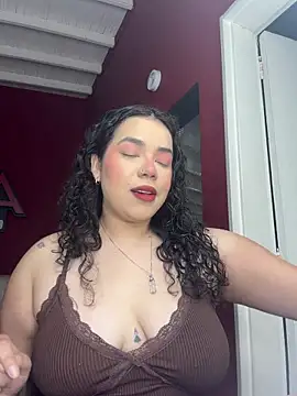 krisstenSantos online show from December 18, 2025, 12:33 pm