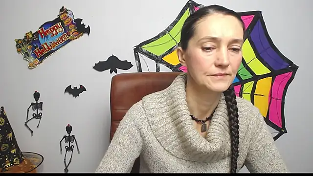 Snapshot of TayaFinch chatting on November 3, 2025, 1:23 pm TayaFinch online show from November 3, 2025, 1:23 pm