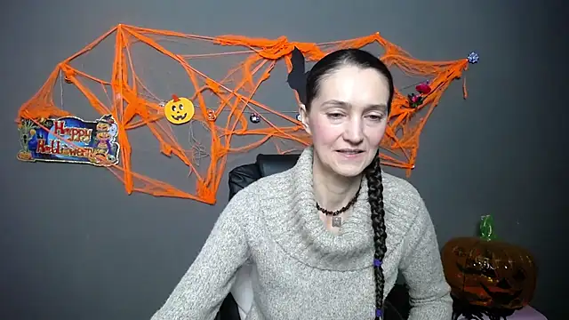 Snapshot of TayaFinch chatting on November 4, 2025, 12:59 pm TayaFinch online show from November 4, 2025, 12:59 pm