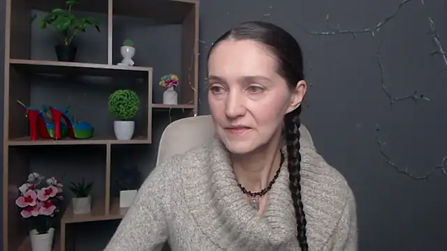 Snapshot of TayaFinch chatting on November 9, 2025, 1:20 pm TayaFinch online show from November 9, 2025, 1:20 pm