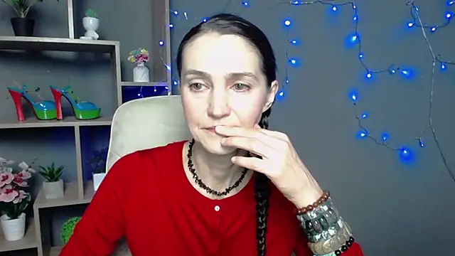 Snapshot of TayaFinch chatting on November 18, 2025, 1:15 pm TayaFinch online show from November 18, 2025, 1:15 pm