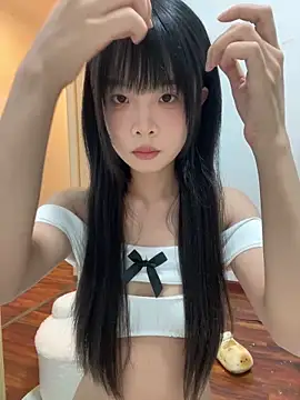 Snapshot of qiqi_x chatting on May 19, 2026, 11:49 am qiqi x online show from May 19, 2026, 11:49 am