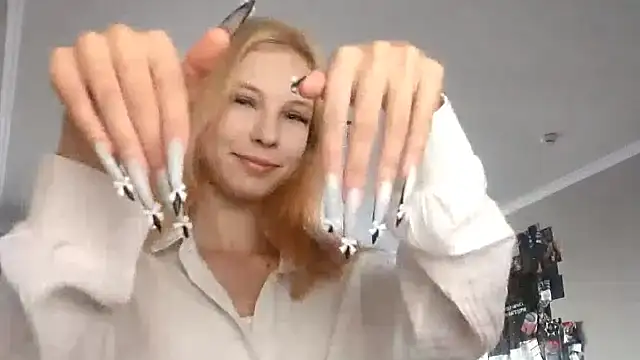 Snapshot of Fafa_Fluff chatting on September 21, 2025, 3:13 pm Fafa Fluff online show from September 21, 2025, 3:13 pm