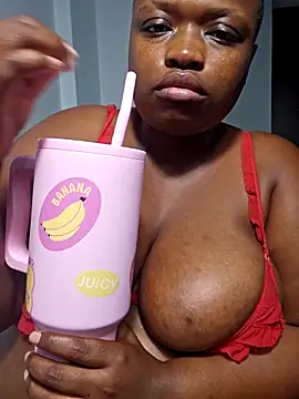 Snapshot of lady-zeei chatting on April 15, 2026, 7:58 pm lady-zeei online show from April 15, 2026, 7:58 pm