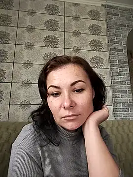 Snapshot of Mia24Blove chatting on October 14, 2025, 9:43 am Mia24Blove online show from October 14, 2025, 9:43 am