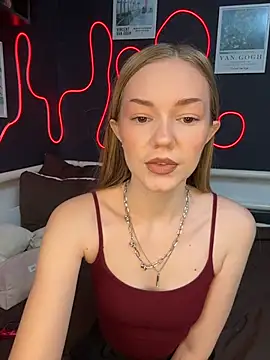 MilaMoone online show from February 15, 2026, 11:08 am