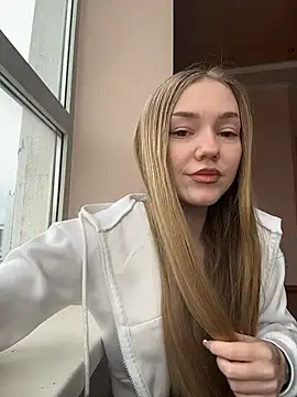 MilaMoone online show from March 5, 2026, 11:06 am