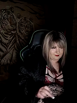 Snapshot of YuliiaSan chatting on October 27, 2025, 9:08 pm YuliiaSan online show from October 27, 2025, 9:08 pm