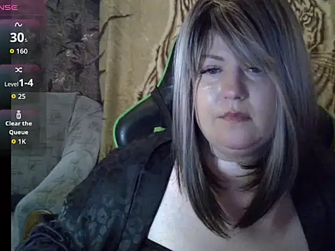 Snapshot of YuliiaSan chatting on November 16, 2025, 9:20 pm YuliiaSan online show from November 16, 2025, 9:20 pm