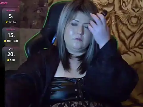 Snapshot of YuliiaSan chatting on November 30, 2025, 7:18 pm YuliiaSan online show from November 30, 2025, 7:18 pm