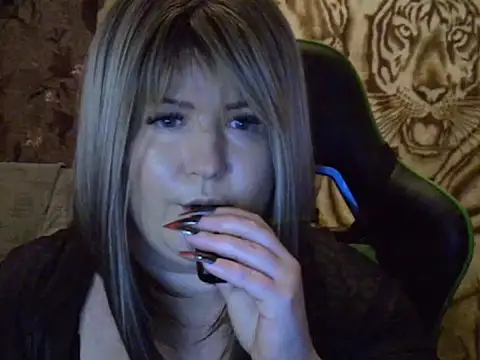 Snapshot of YuliiaSan chatting on December 5, 2025, 7:10 pm YuliiaSan online show from December 5, 2025, 7:10 pm