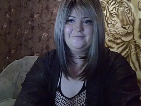 Snapshot of YuliiaSan chatting on December 15, 2025, 5:44 am YuliiaSan online show from December 15, 2025, 5:44 am