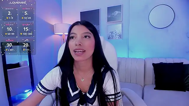 Tiffany Low online show from November 3, 2025, 3:24 pm