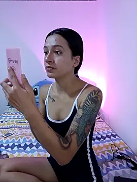 MiQeilaSweet online show from March 18, 2026, 5:16 pm