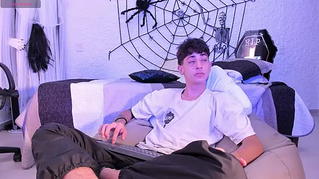 j martony online show from October 7, 2025, 12:02 pm