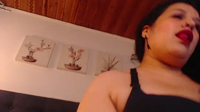 Snapshot of Andrea_secret_ chatting on March 6, 2026, 2:24 pm Andrea secret online show from March 6, 2026, 2:24 pm