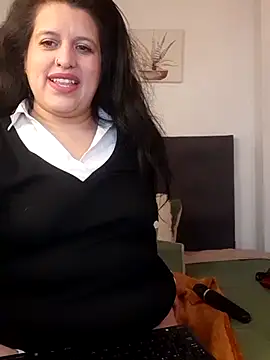 Snapshot of Andrea_secret_ chatting on March 13, 2026, 12:12 pm Andrea secret online show from March 13, 2026, 12:12 pm