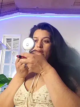 Snapshot of Andrea_secret_ chatting on April 2, 2026, 2:15 pm Andrea secret online show from April 2, 2026, 2:15 pm