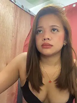 yoursexyladyLory19 online show from December 3, 2025, 4:31 am