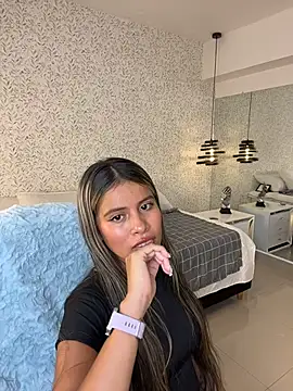 Snapshot of EMILIIA_RICHTER__ chatting on November 21, 2025, 7:34 pm EMILIIA RICHTER online show from November 21, 2025, 7:34 pm