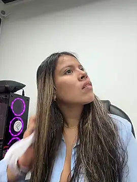 EMILIIA RICHTER   online show from March 29, 2026, 12:05 pm