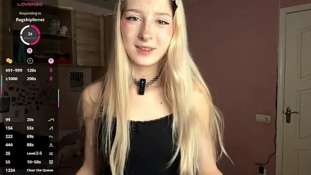 FridaAaberg online show from November 30, 2025, 7:45 am