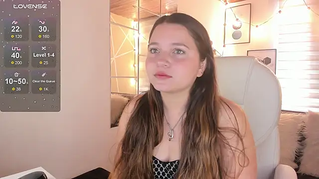 Snapshot of sophiee09_ chatting on December 15, 2025, 1:48 pm sophiee09 online show from December 15, 2025, 1:48 pm