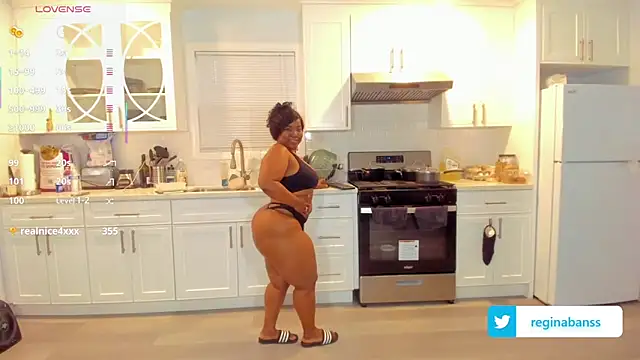 Snapshot of ReginaBans chatting on December 18, 2025, 12:49 am ReginaBans online show from December 18, 2025, 12:49 am