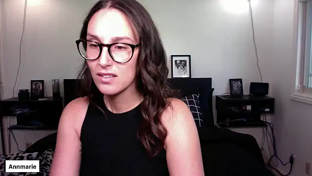 Snapshot of annmarieferrara chatting on November 17, 2025, 4:46 pm annmarieferrara online show from November 17, 2025, 4:46 pm