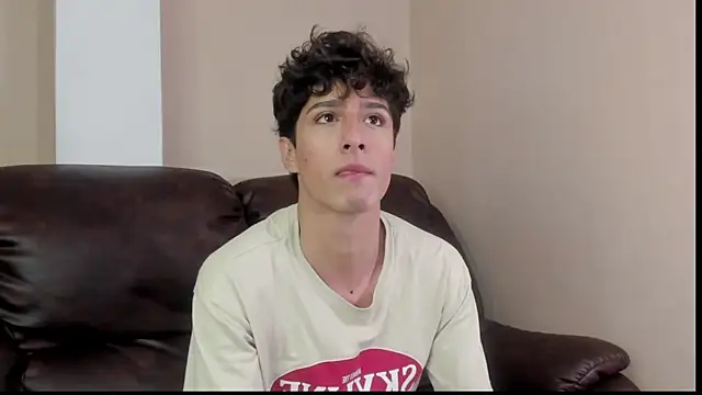 Snapshot of Xam_Collen chatting on December 2, 2025, 3:40 pm Xam Collen online show from December 2, 2025, 3:40 pm