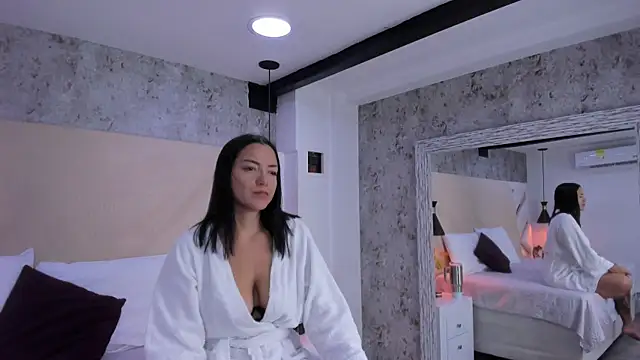 Megan-8 online show from November 14, 2025, 4:11 am