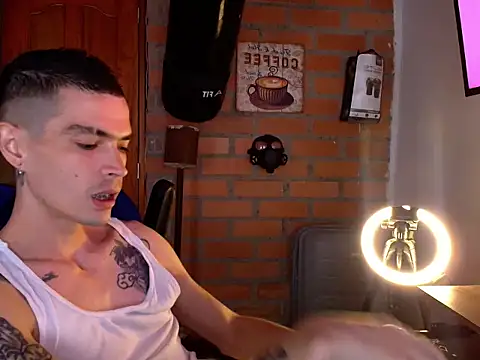 Travis R online show from October 9, 2025, 6:39 pm
